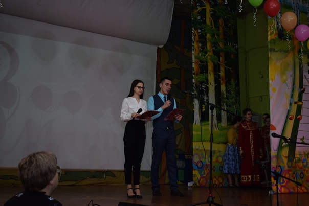 Студенты саратовских колледжей провели предпраздничный концерт для вынужденных переселенцев из ДНР и ЛНР!